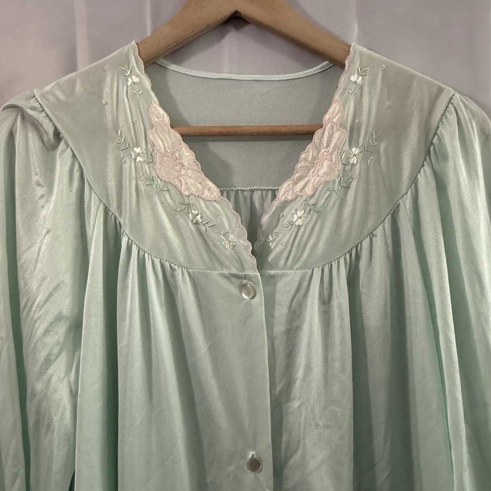 Vintage Nightgown Womens M Mint Green Embroidered Katz Cottagecore Grandma USA - Picture 2 of 8